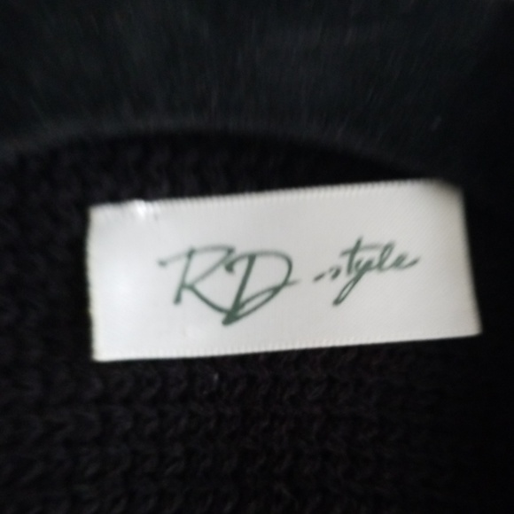 RD Style black and grey shawl with fringe - Picture 3 of 4